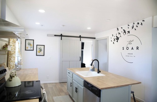 Spring Hill House | The Soar House/Family Space/Clean/New 3bd/2ba in peaceful Spring Hill