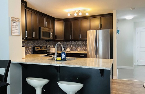 Stonebridge House | The Sophie's @ Sask (3BR/2.5BA)