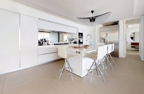 Terre Neuve Villa | The Source (4/6 Rooms)