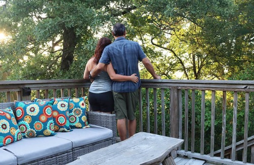 Brenham Cabin | The Spa Vista Private Log Cabin at Scenic Hill Retreat with Hot Tub and Moon Tower