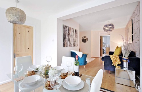 Canterbury House | The Spacious Gem Stay 💎 With Hot Tub & Parking Canterbury