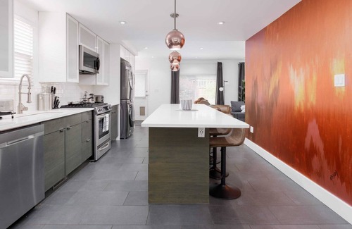 Dunbar House | The Spacious Haven at West 27th