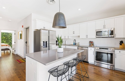 Five Points Condo | The Sparrow - Pets, Rooftop, Mural, Elevator, WiFi
