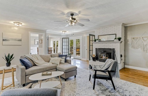 Redding House | The Spero Château : Comfortable & Spacious 30Day+