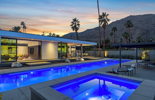 The Mesa House | The Spring: Modern minimalist masterpiece