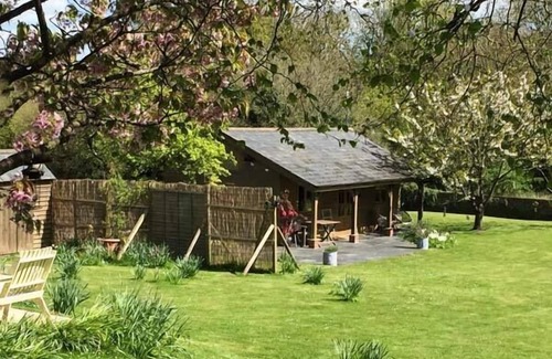 Ryde Cottage | THE SPRINGS, luxury holiday cottage, with pool in Ryde
