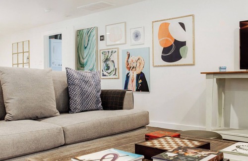 Metropolitan Apartment | The Squares of Savannah: Chic Modern Apartment on Forsyth by Lucky Savannah
