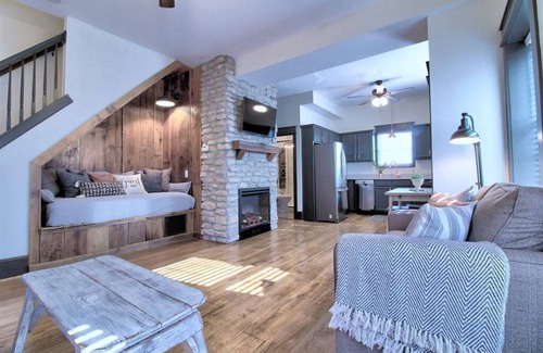 St. Charles House | The St. Charles Guest House, lovely historic home, fun for families and groups