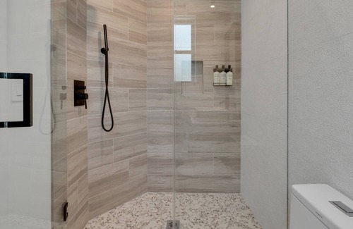 Asbury Park House | The St. Laurent: Two Rooms - Sleeps 4