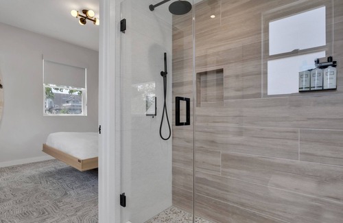 Asbury Park House | The St. Laurent: Two Rooms - Sleeps 4