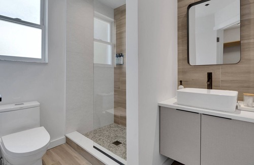 Asbury Park House | The St. Laurent: Two Rooms - Sleeps 4