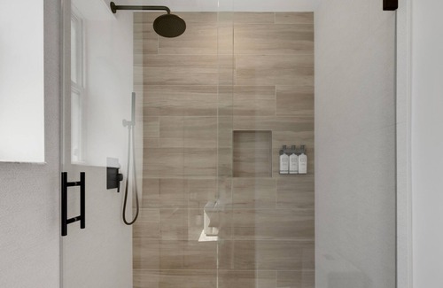 Asbury Park House | The St. Laurent: Two Rooms - Sleeps 4