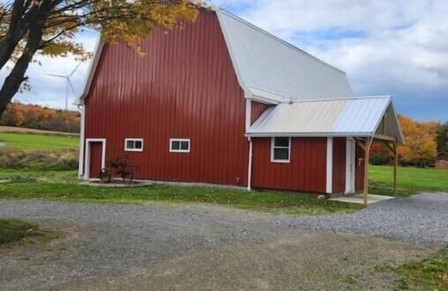 Fredonia House | The Stable at Windmill Ridge Farm