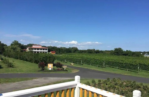 West Cape May Apartment | The Stable Cottage at Willow Creek Winery