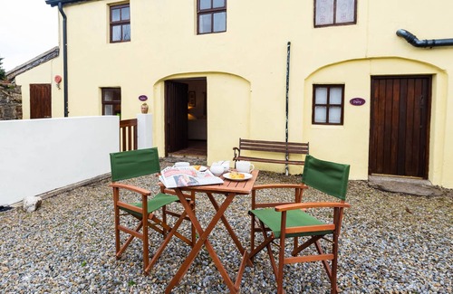 Fethard on Sea Cottage | THE STABLE, pet friendly in Fethard-On-Sea, County Wexford
