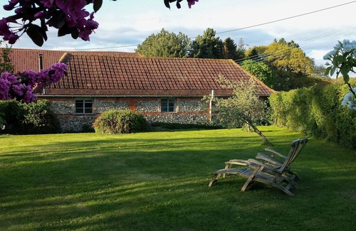 Halstead Cottage | The Stables - A rural, romantic retreat in a particularly pretty countryside setting close to Castl