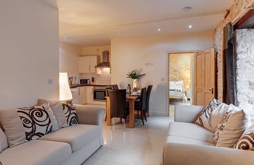Kilmington House | The Stables at Hills Farm Stays