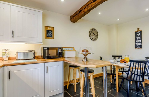 Welshpool Cottage | THE STABLES, family friendly, with a garden in Llanfair Caereinion