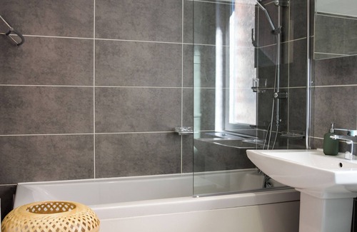 Trafford Apartment | The Stables Flat, Altrincham Diggers