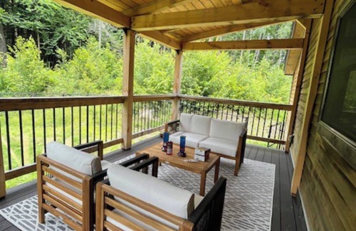 Eden House | The Stargazer at Lake Eden
