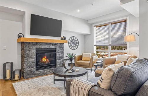 Canmore Apartment | THE STATION - 2BD 2BTH Perfect Basecamp To Explore Canmore