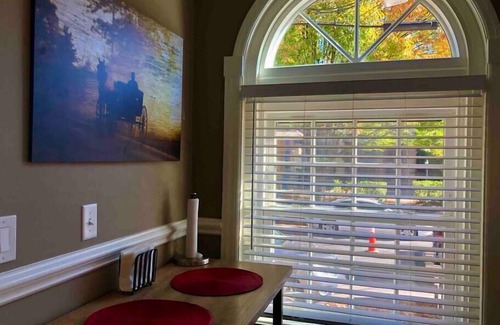 Lancaster Apartment | THE STEVENS STUDIO - HISTORIC DOWNTOWN LANCASTER, Contemporary Studio - Historic Downtown Lancaster