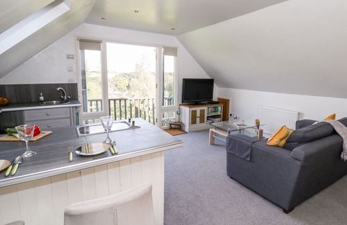 Clows Top Apartment | THE STILEHOUSE APARTMENT, with a garden in Menith Wood