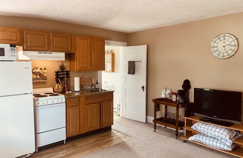 Winchester Apartment | The Stock Exchange downtown 3rd floor studio apt