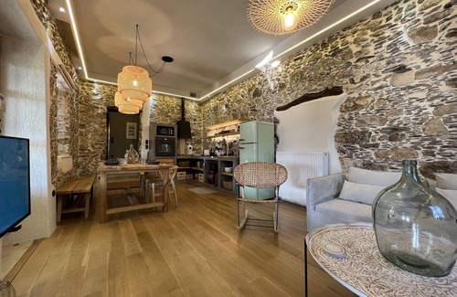 Kantanos-Selino House | The Stone House