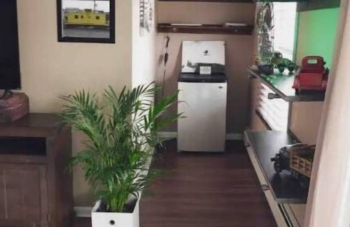 White Mills Apartment | The Stourbridge Suite at the Patriot House