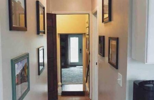 White Mills Apartment | The Stourbridge Suite at the Patriot House