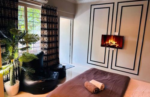 Mundhwa Apartment | The Studio: AC, WiFi, Smart Tv