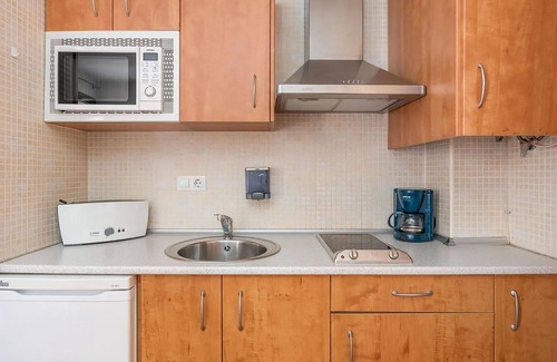 Pradollano Apartment | The studio apartment "Monte Gorbea 4 E" is located in Sierra Nevada and offers direct access to