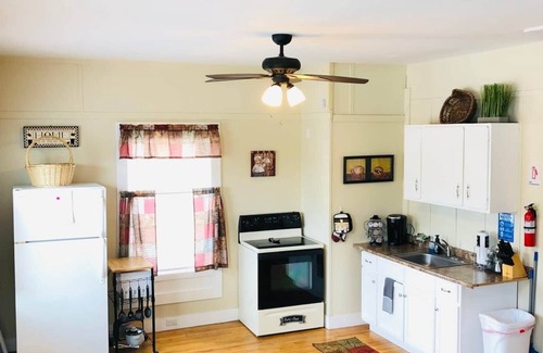 Guild Apartment | The Studio at 57 Main *10 Mins to Sunapee