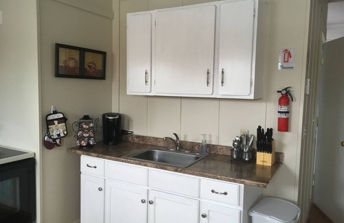 Guild Apartment | The Studio at 57 Main *10 Mins to Sunapee
