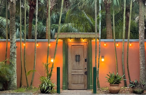DeLand Apartment | The Studio at Casa Cascada. A ground floor apartment in a stunning oasis