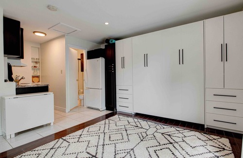Guelph Apartment | The Studio: bright, cozy, quiet