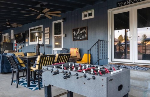 Sacramento House | The Stylish Stay at Placid Blue!