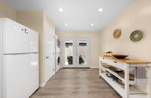 Crown Point House | The Succulent House - 2BR, 2Bath!