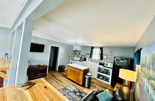 Leesburg Cabin | The Sugar Shack Cabin on Weiss Lake