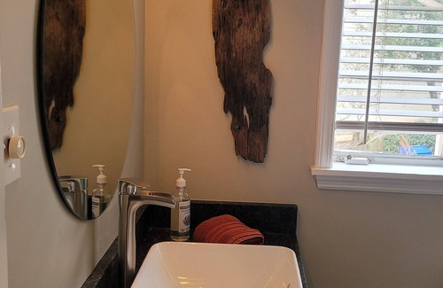Roswell Apartment | The Suite At Canton Street in Downtown Roswell with pool