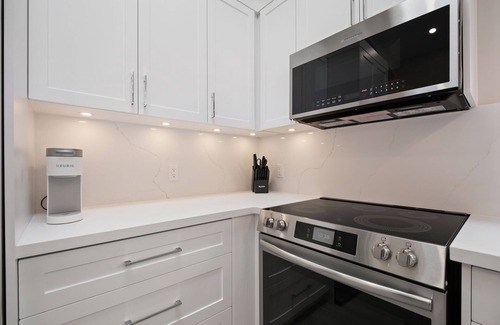 North York House | The Suite Escape: Modern 2 Bed Garden Suite in North York