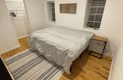 Marshfield Apartment | The Suite on Maple, walking distance from downtown.