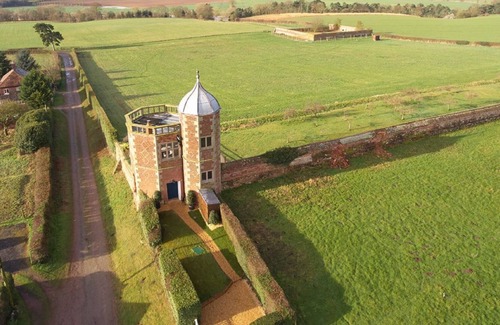 Eaton Mascott House | The Summer House, is a stunning historic retreat for couples, on the Raby Estate,