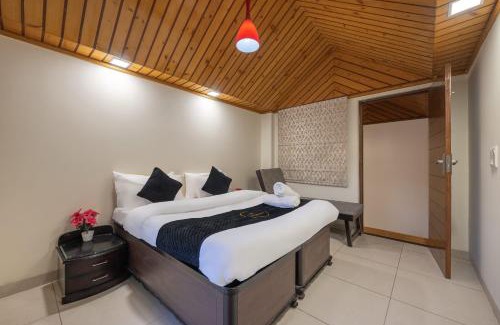 Kuthar Villa | The Summer House Kasauli I Serviced Villa I 4 Bedroom Villa l Party & Music I Sky Bonfire I Managed By Exotic Stays