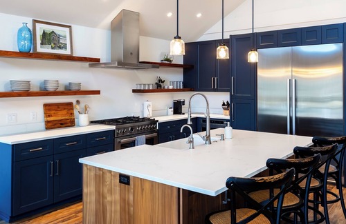 Hood River Condo | The Summit-Luxury three bedroom penthouse in the iconic Horsefeathers building!