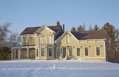 Mount Holly House | The Sun is Gorgeous! Fun Local Events are Here!