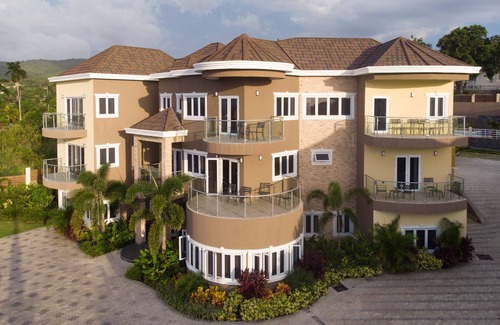 IronShore Estates Villa | The Sun Seeker Villa Ja 9 Bedrooms . Fully staffed with private chef & butler