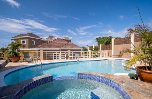 IronShore Estates Villa | The Sun Seeker Villa Ja. 7 bedroom villa with butler & chef, and housekeeping.