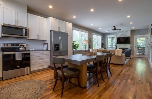 Woodfin Villa | The Sunny Side | A Modern Mountain Retreat Near Downtown | Hot Tub